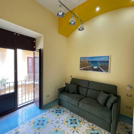 Апартаменты Sorrento Midtown Atmosphere Сорренто